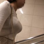 白ニットちゃん 1 育ち過ぎた白いロケット乳